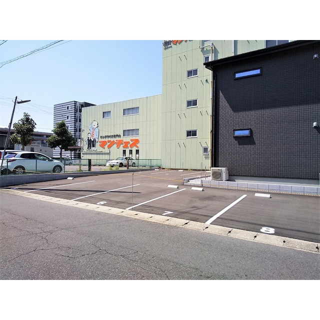 岐阜市葭町２丁目の駐車場の外観