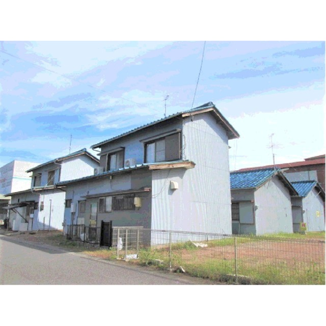 岐阜市茜部菱野４丁目の一戸建て