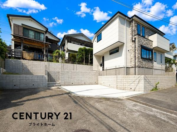 横浜市旭区三反田町の新築一戸建の前面道路含む現地写真|周辺物件、周辺環境も合わせてご案内可能です！
お気軽にお問い合わせください。