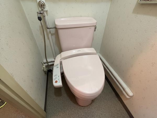 【トイレ】 | パレスハイツ京橋 | こちらの画像は、AIを用いて家具等を消しております。