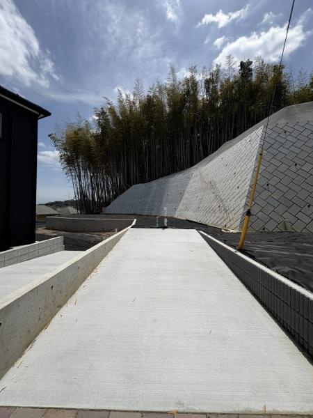 横浜市泉区岡津町の売地の前面道路含む現地写真