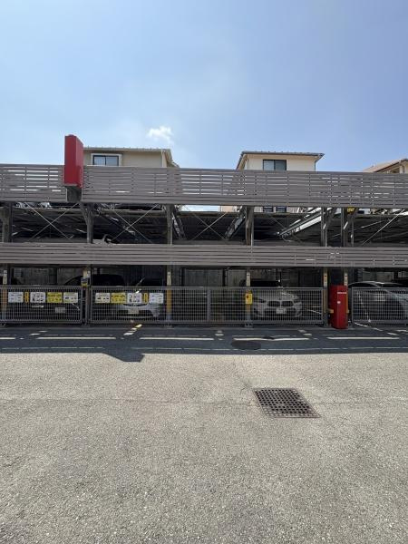 ナイスサンソレイユ横濱鶴ヶ峰の駐車場