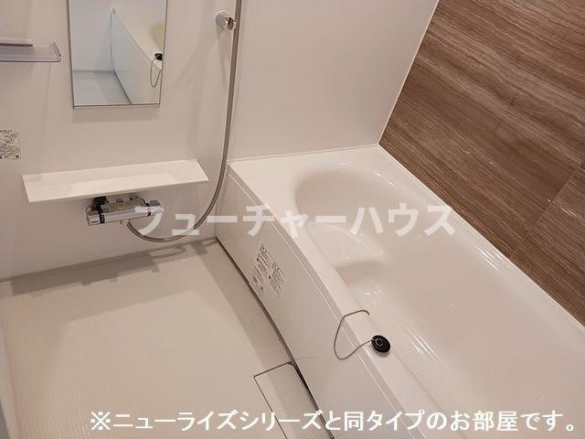 コート桜道の浴室