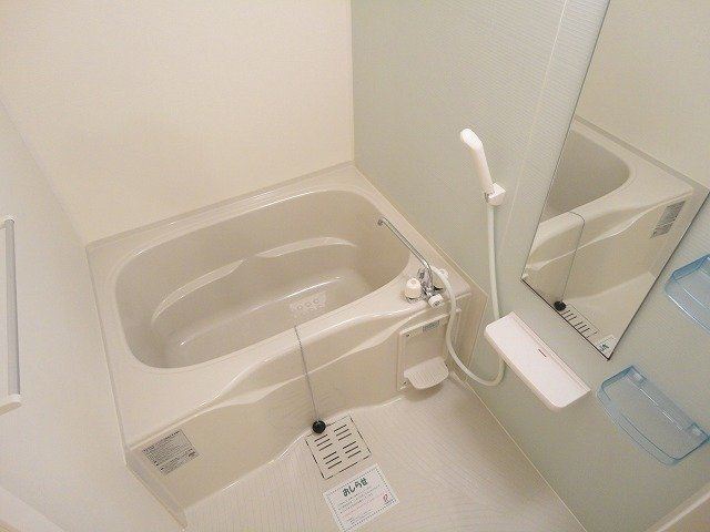 ミル　アージュＢの浴室