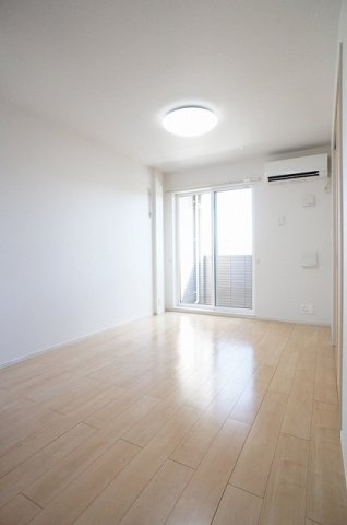 ラ・リヴィエールⅠの居間・リビング