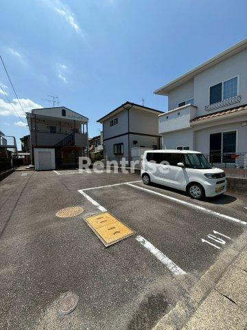 クローカスⅢの駐車場