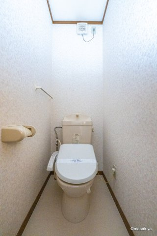 エトワールのトイレ|トイレ　ウォシュレット付き。