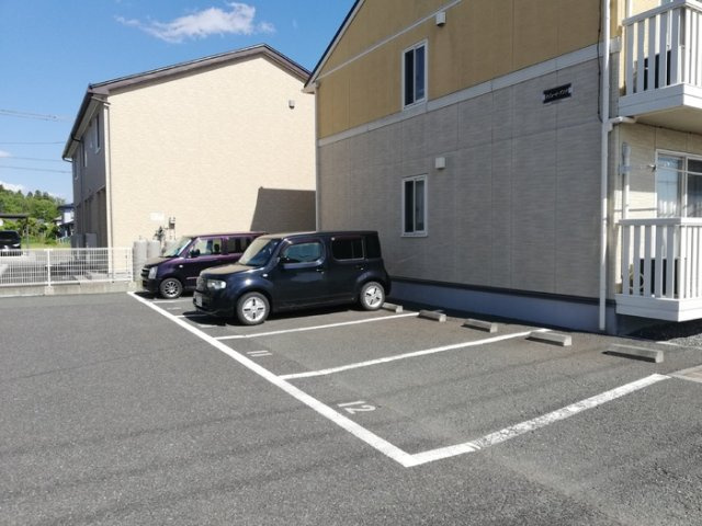 セジュール・アンテの駐車場