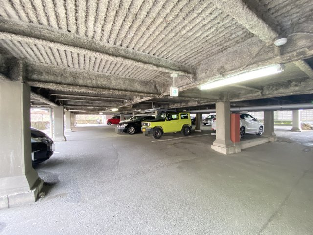 藤ヶ丘ハイツの駐車場