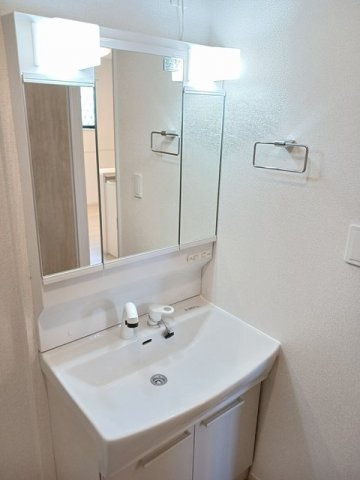 ベルウッド八街Ⅱの洗面所|スペースが確保できる洗面所です