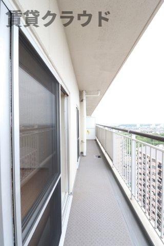 オーシャンビュー壱番館のバルコニー|開放的で明るい空間を演出してくれるバルコニーです