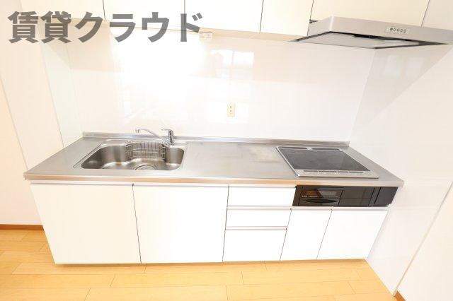 オーシャンビュー壱番館のキッチン|コンパクトなキッチンで掃除もラクラク