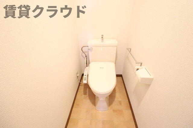 オーシャンビュー壱番館のトイレ|ゆったりとした空間のトイレです
