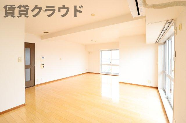 オーシャンビュー壱番館の居間・リビング|こちらの居間で趣味の時間をお楽しみください