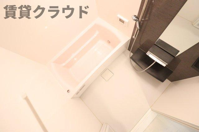 オーシャンビュー壱番館の浴室|コンパクトで使いやすいお風呂です