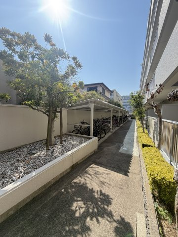 ◆リフォーム済み美室◆京阪「伏見桃山」駅徒歩３分◆三方角住戸◆藤和ライブタウン伏見桃山のその他共用部分|駐輪場・バイク置場