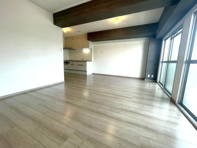 ◆リフォーム済み美室◆京阪「伏見桃山」駅徒歩３分◆三方角住戸◆藤和ライブタウン伏見桃山の居間・リビング|リビング