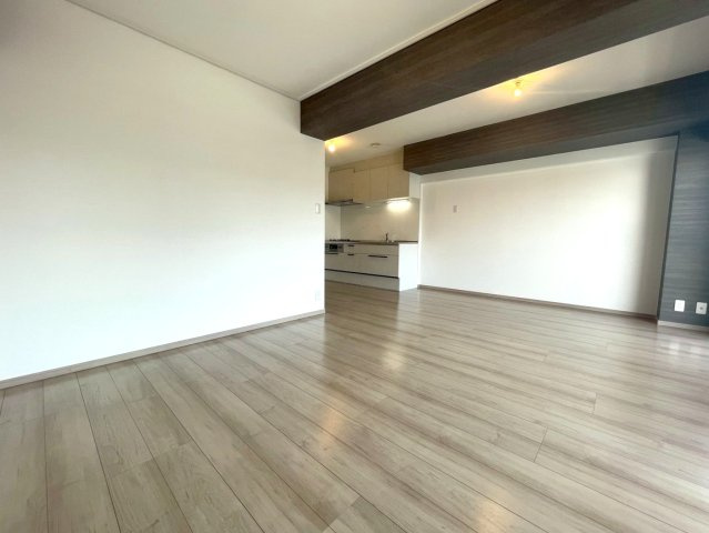 ◆リフォーム済み美室◆京阪「伏見桃山」駅徒歩３分◆三方角住戸◆藤和ライブタウン伏見桃山の居間・リビング|リビング