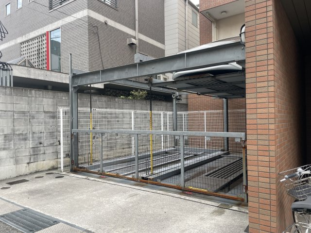 カルザ姫路の駐車場