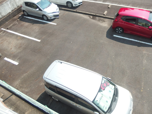 ファミールメゾン舞の駐車場