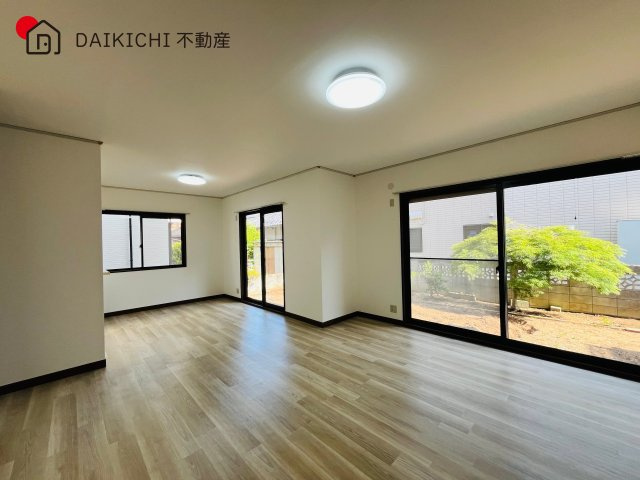 【居間・リビング】 | 川越市かすみ野2丁目　中古戸建