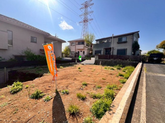 【外観】 | グランファミーロユーカリが丘1 | 周辺は住宅が建ち並ぶ落ち着いた住環境。マイホーム用地におすすめです。弊社は開発から分譲まで手掛ける総合不動産会社です。お客様のニーズにお応えする自信があります。