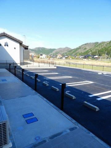 リバイドの駐車場|駐車場に車を止められます