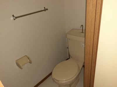 【トイレ】 | サンビレッヂ野里 | シンプルで使いやすいトイレです