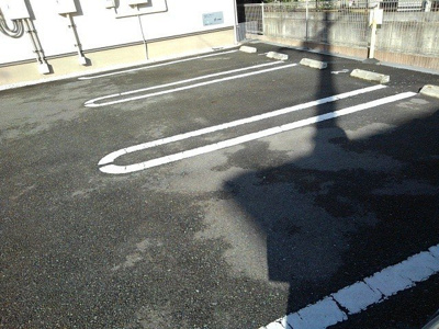 【駐車場】 | ボニート | 駐車場に車を止められます