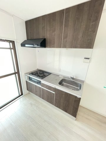 モダンアパートメント高槻城南のキッチン