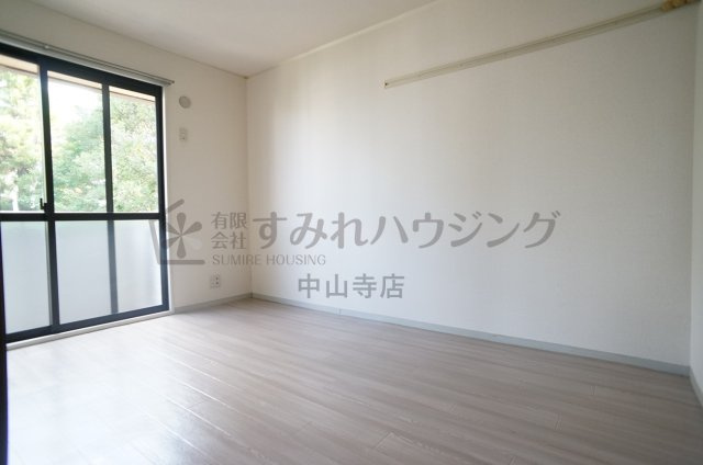 グリーンパーク鴻池の洋室