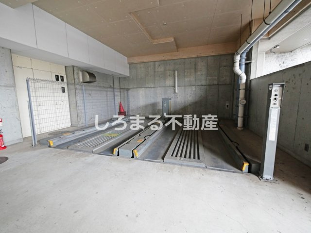 QCフラット北堀江の駐車場