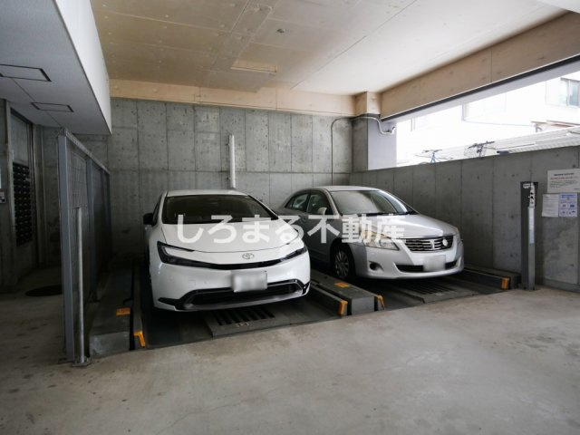QCフラット北堀江の駐車場