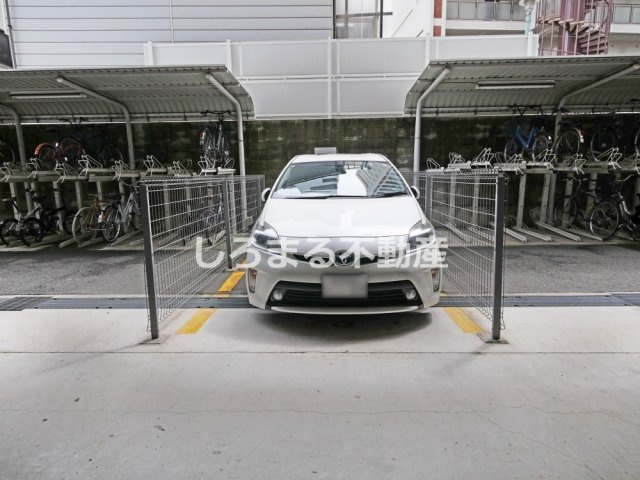 QCフラット北堀江の駐車場