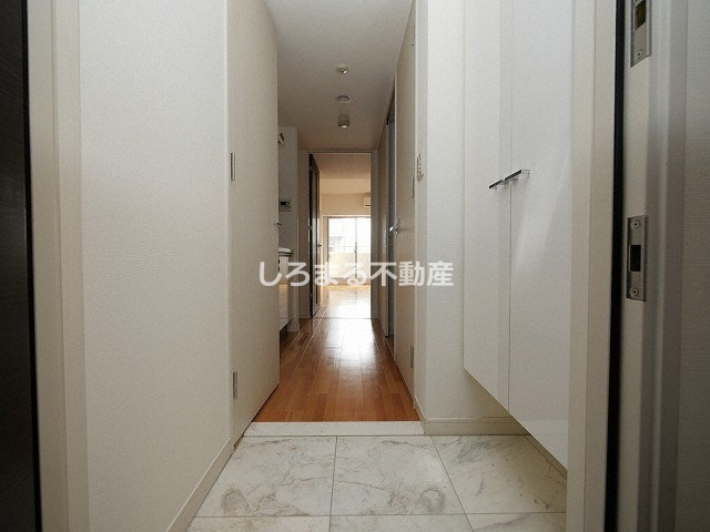 QCフラット北堀江の玄関
