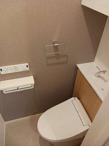 【トイレ】 | メゾン　アールエスピー | 落ち着いた色調のトイレです