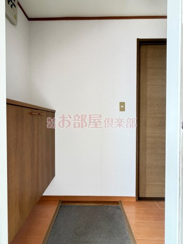 コーポ築揚B棟の玄関|ゆったりとした玄関です