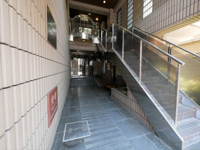タイホウハイツ敷津3番館のエントランス