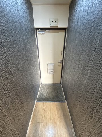 タイホウハイツ敷津2番館の玄関