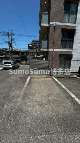 ハイム竹下の駐車場