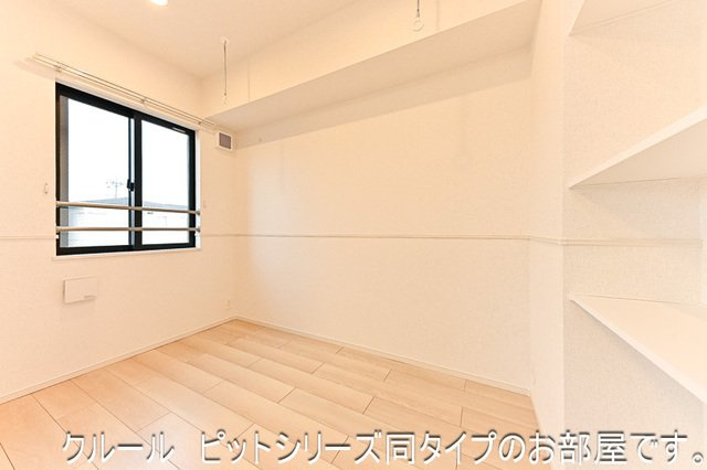【内装】 | コーポサンシャイン　Ⅱ | 明るい色調の室内です