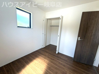 【洋室】 | 岐阜市中川原新築建売全3棟！お車並列3台可能！南道路につき日当り良好♪ウォークインクローゼットあり！ | 岐阜市中川原新築建売全3棟！お車並列3台可能！南道路につき日当り良好♪ウォークインクローゼットあり！