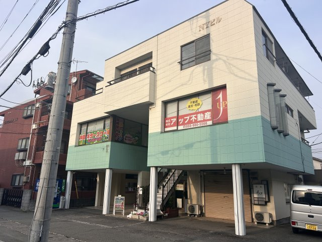NYビルの外観