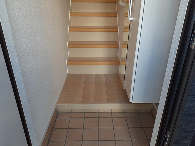 ボナール　ドエル　東森田の玄関