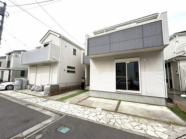 【外観】 | 新座市栄2丁目　中古一戸建住宅　(保谷店) | 南西側6.0ｍ道路に面し陽当たり良好です。