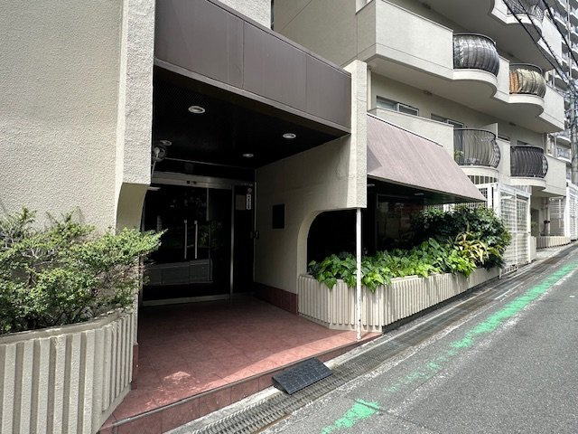  | 緑地公園ロイヤルマンション | 新御堂筋に近く、お車での移動もスムーズ！陽当り・周辺環境も合わせて、ぜひ現地をご覧ください。
