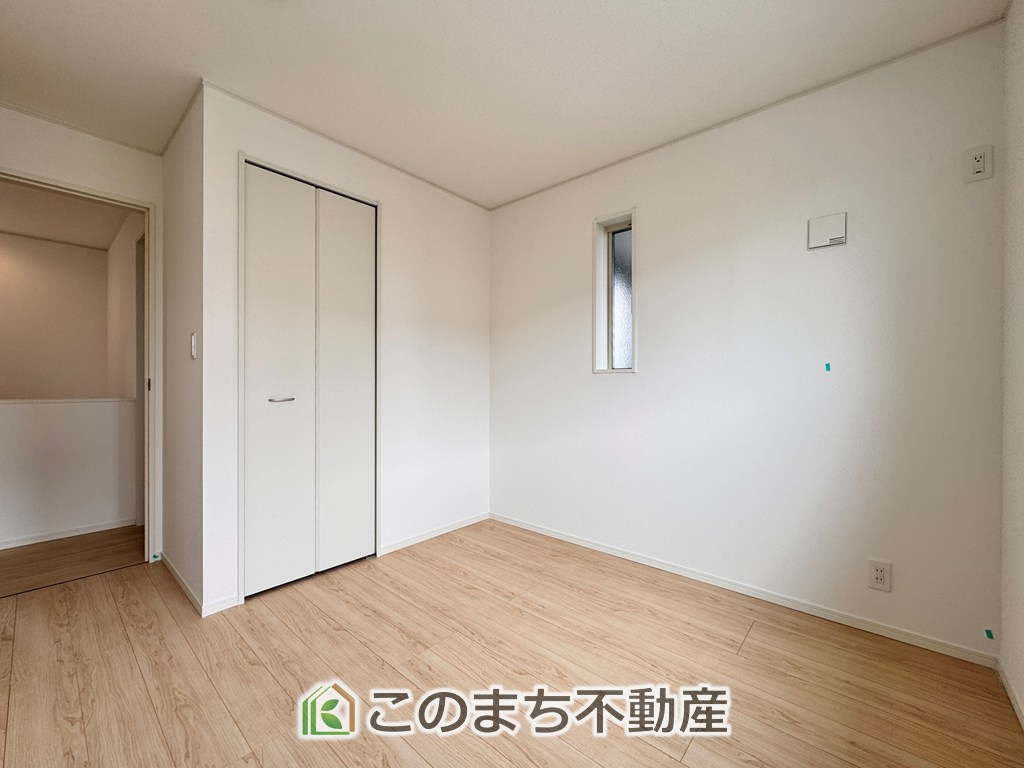 CRADLEGARDENさくら市馬場第1のキッチン|洋室はお手入れのしやすいフローリング仕様です。普段はフロアモップなどを使って、簡単にお掃除していただけます◎
