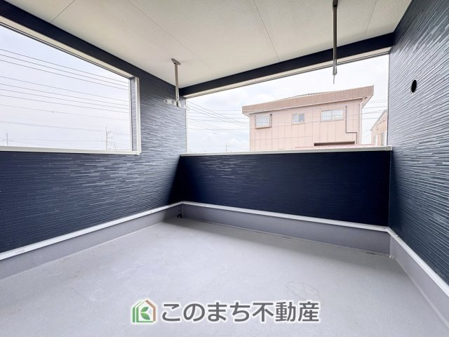 CRADLEGARDENさくら市馬場第1のバルコニー|南向きの大型バルコニーは陽当り良好で、たっぷりのお洗濯物もよく乾きます！
さらにインナーバルコニーなので雨の日でも安心してお出かけできますね♪