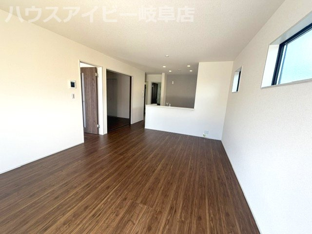 【居間・リビング】の画像