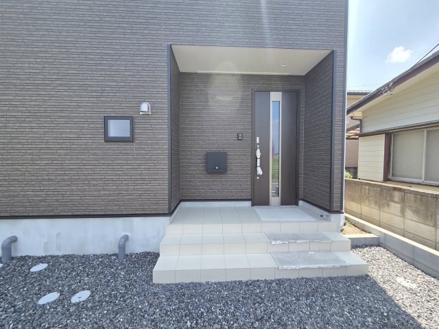 新築　太田市大原町第10　1号棟　Cradle Gardenの玄関